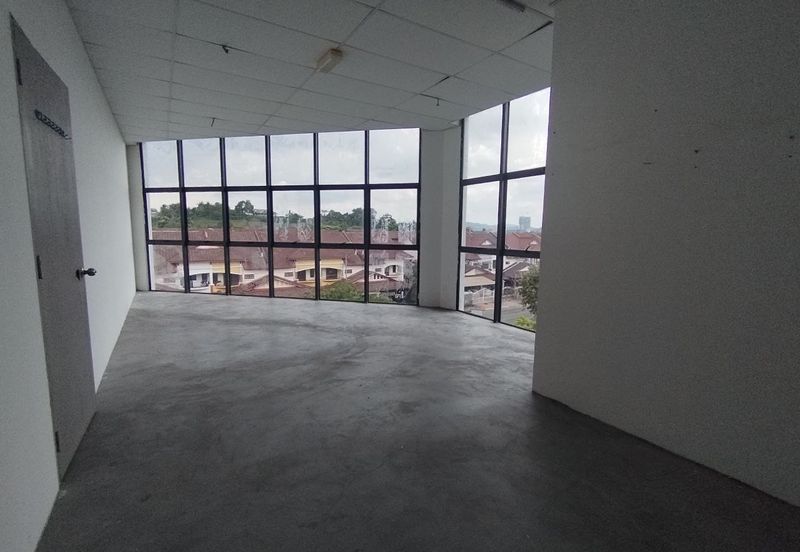 EMBAYU, SUBANG 2, Taman Subang Murni - 3 Storey Shop Lot ( Corner Lot)