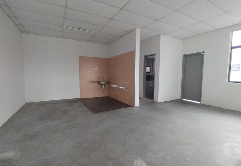 EMBAYU, SUBANG 2, Taman Subang Murni - 3 Storey Shop Lot ( Corner Lot)