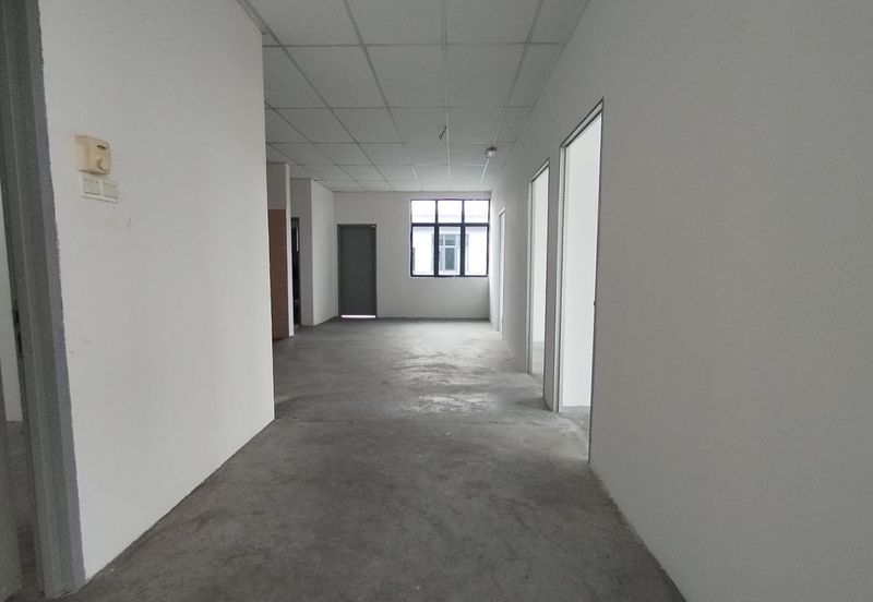 EMBAYU, SUBANG 2, Taman Subang Murni - 3 Storey Shop Lot ( Corner Lot)