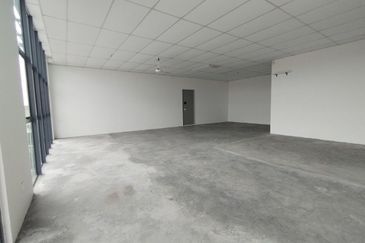 EMBAYU, SUBANG 2, Taman Subang Murni - 3 Storey Shop Lot ( Corner Lot)