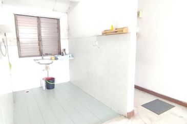 Flat PKNS, Seksyen 7