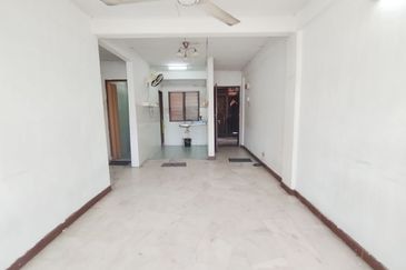 Flat PKNS, Seksyen 7