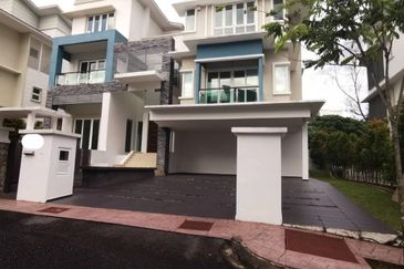 Bayu Kemensah, Twin Palm Kemensah, Emery Kemensah