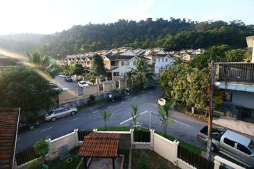 Jalan Bukit Antarabangsa 