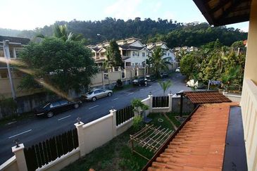 Jalan Bukit Antarabangsa 