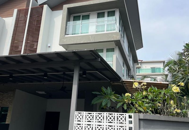 Rafflesia @ The Hill