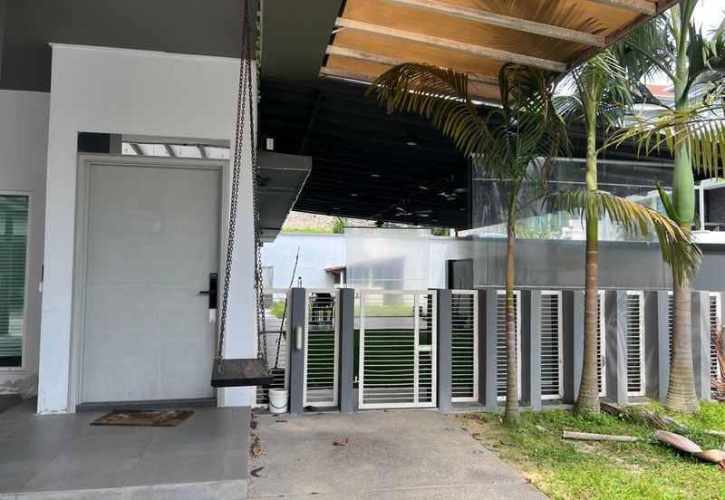 Rafflesia @ The Hill