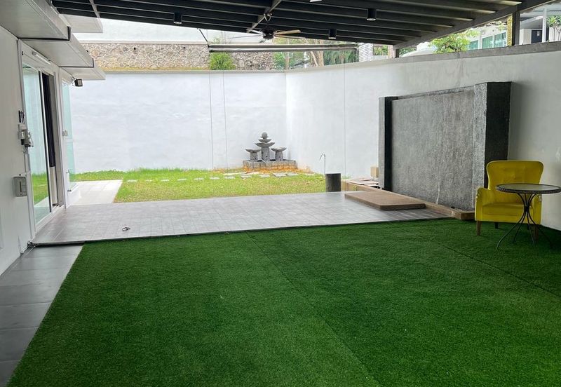 Rafflesia @ The Hill