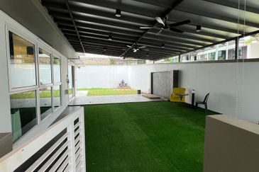 Rafflesia @ The Hill