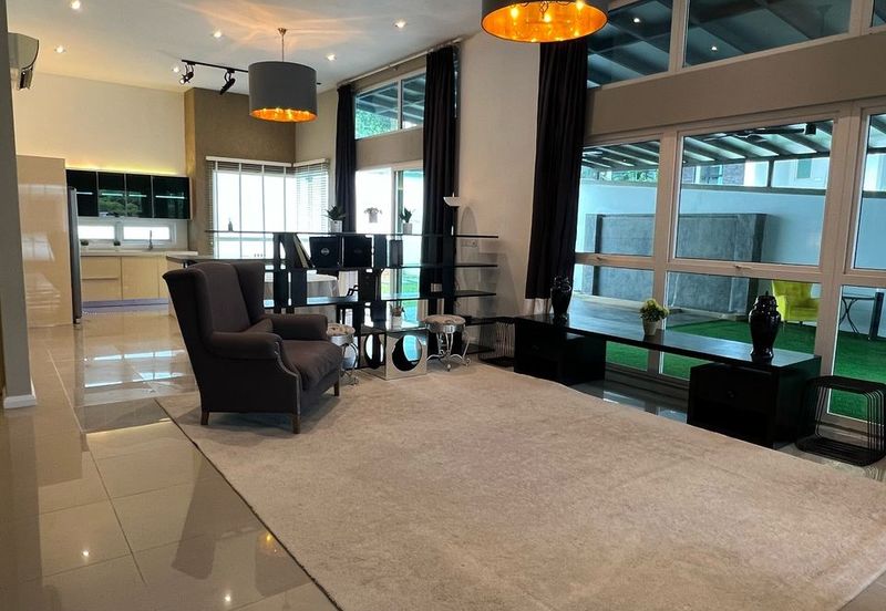 Rafflesia @ The Hill