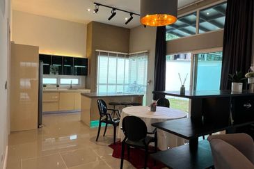 Rafflesia @ The Hill