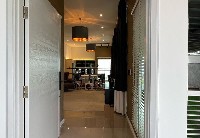 Rafflesia @ The Hill