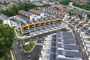 East 57 (Residensi Laman Timur)