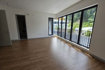 East 57 (Residensi Laman Timur)