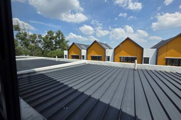 East 57 (Residensi Laman Timur)