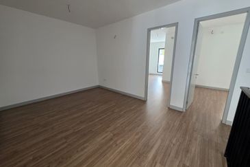 East 57 (Residensi Laman Timur)