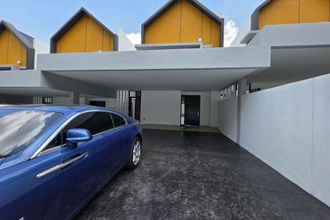 East 57 (Residensi Laman Timur)