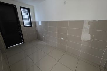 East 57 (Residensi Laman Timur)