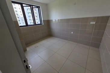 East 57 (Residensi Laman Timur)