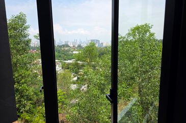 East 57 (Residensi Laman Timur)