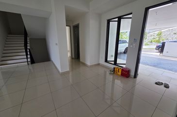 East 57 (Residensi Laman Timur)