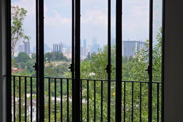 East 57 (Residensi Laman Timur)