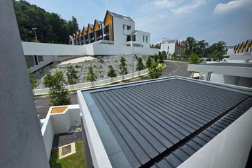 East 57 (Residensi Laman Timur)