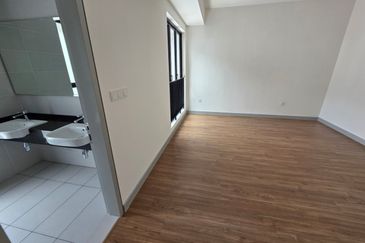 East 57 (Residensi Laman Timur)