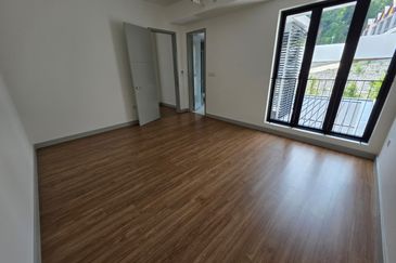 East 57 (Residensi Laman Timur)