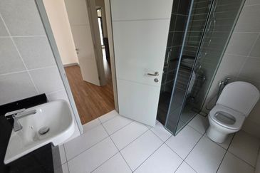 East 57 (Residensi Laman Timur)