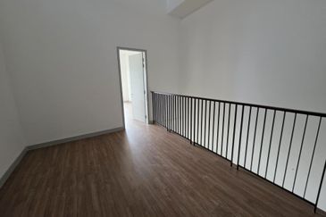 East 57 (Residensi Laman Timur)