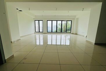 East 57 (Residensi Laman Timur)