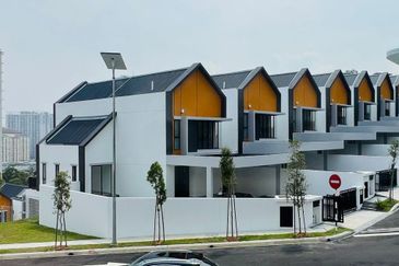 East 57 (Residensi Laman Timur)