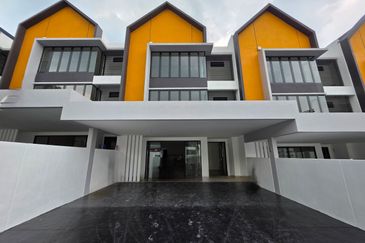 East 57 (Residensi Laman Timur)