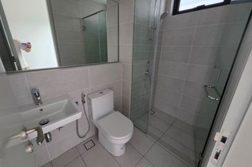 East 57 (Residensi Laman Timur)