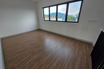 East 57 (Residensi Laman Timur)