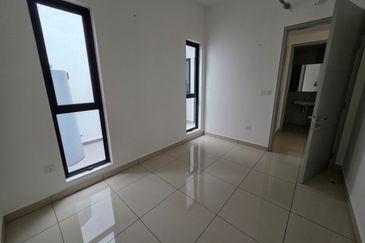 East 57 (Residensi Laman Timur)