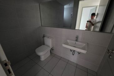 East 57 (Residensi Laman Timur)