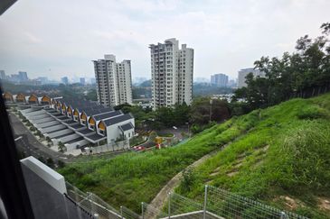 East 57 (Residensi Laman Timur)