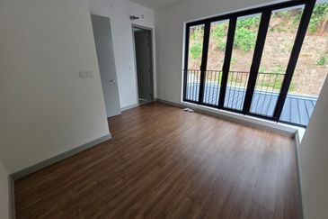 East 57 (Residensi Laman Timur)