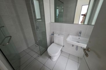 East 57 (Residensi Laman Timur)