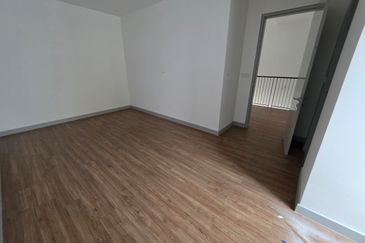 East 57 (Residensi Laman Timur)