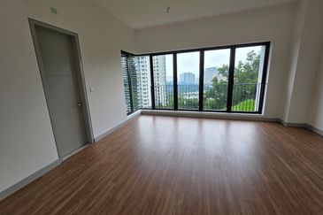 East 57 (Residensi Laman Timur)