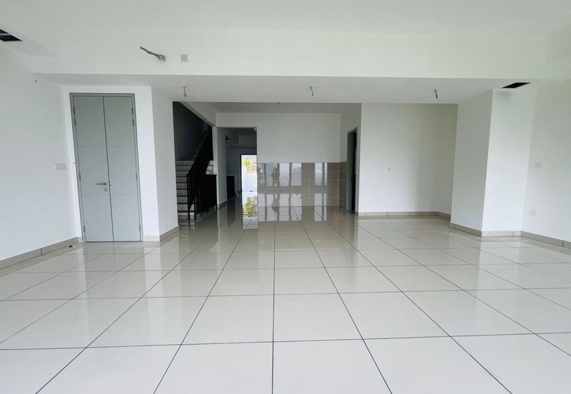 East 57 (Residensi Laman Timur)