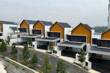 East 57 (Residensi Laman Timur)