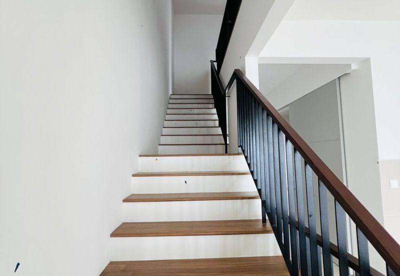 East 57 (Residensi Laman Timur)