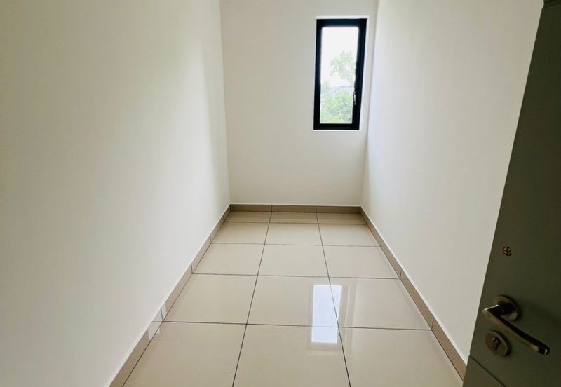 East 57 (Residensi Laman Timur)