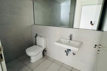 East 57 (Residensi Laman Timur)