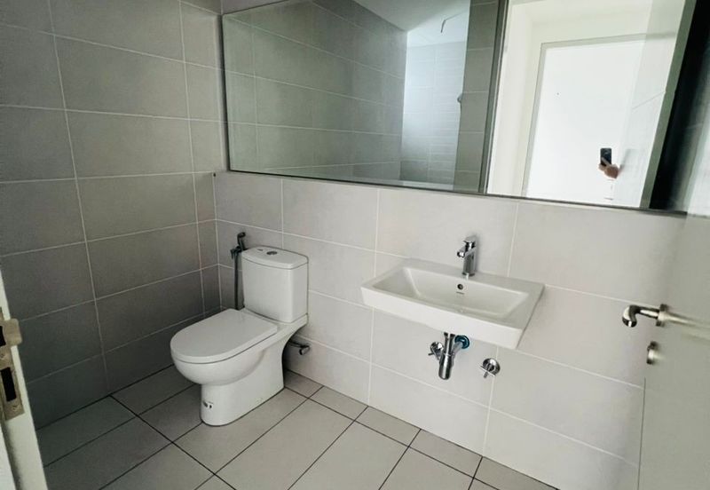 East 57 (Residensi Laman Timur)