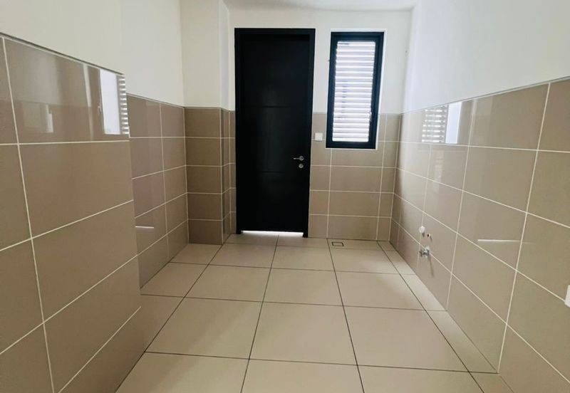 East 57 (Residensi Laman Timur)